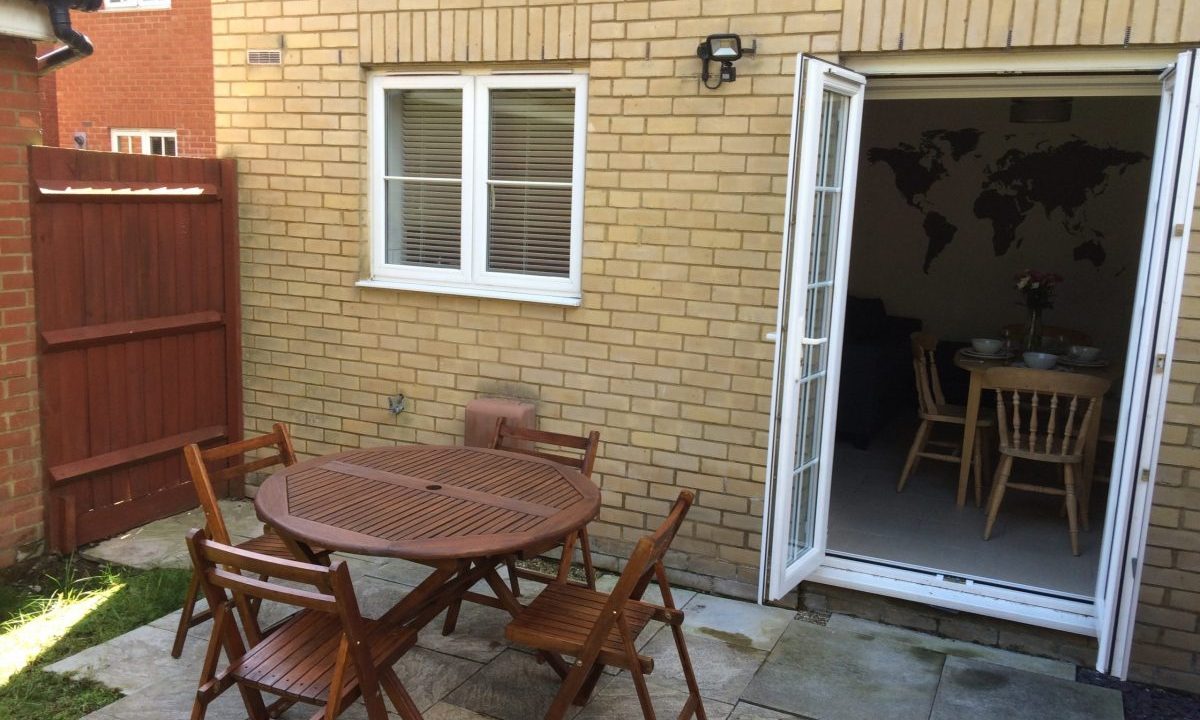 Garden (table and chairs) - IMG_0898