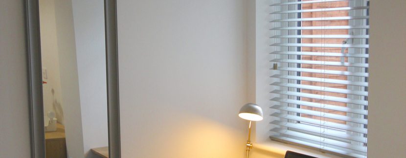 Bed 5 (3) - desk portrait