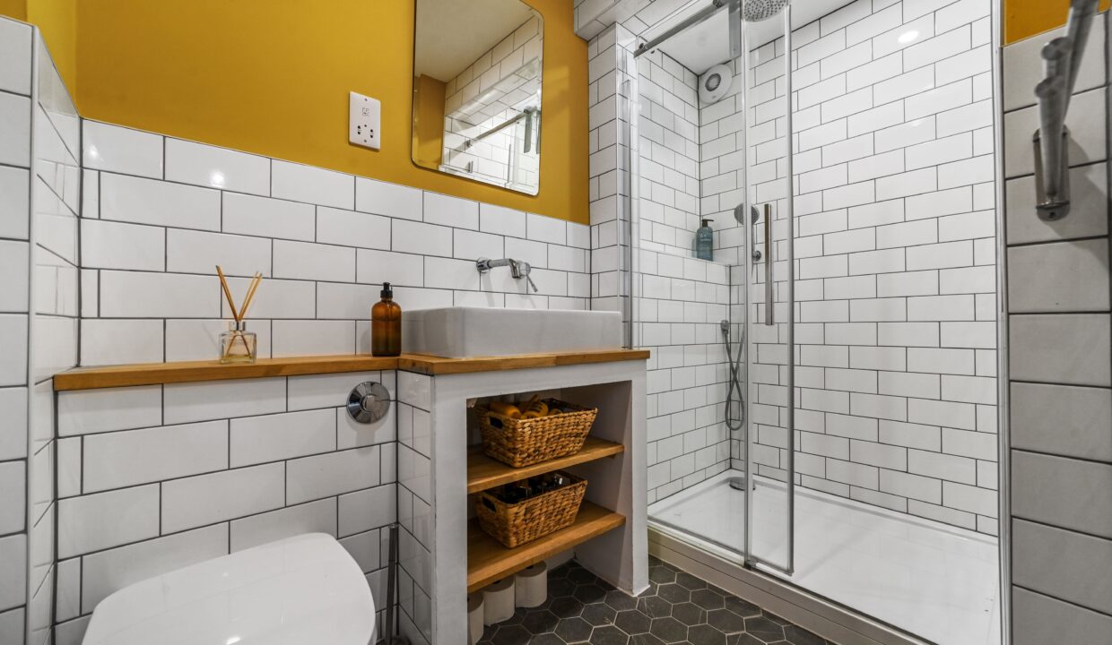 Master - ensuite 1